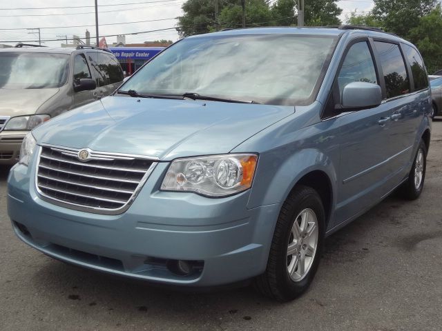 Chrysler Town and Country 2008 photo 1