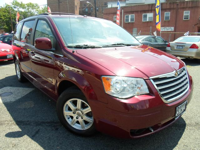 Chrysler Town and Country 3.5 MiniVan