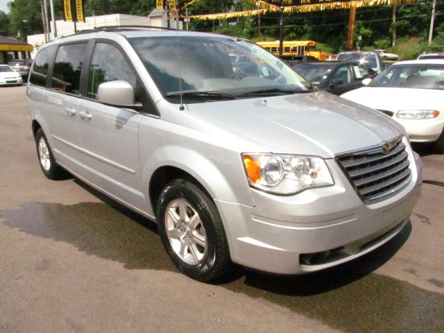 Chrysler Town and Country 2008 photo 1