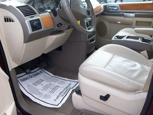 Chrysler Town and Country 2008 photo 24