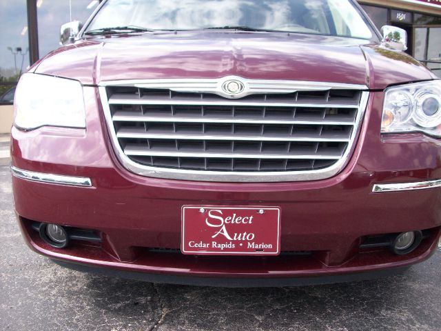 Chrysler Town and Country 2008 photo 9