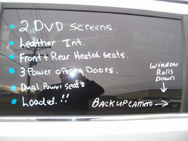 Chrysler Town and Country 2008 photo 3