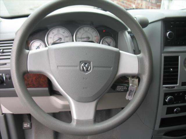 Chrysler Town and Country 2009 photo 15