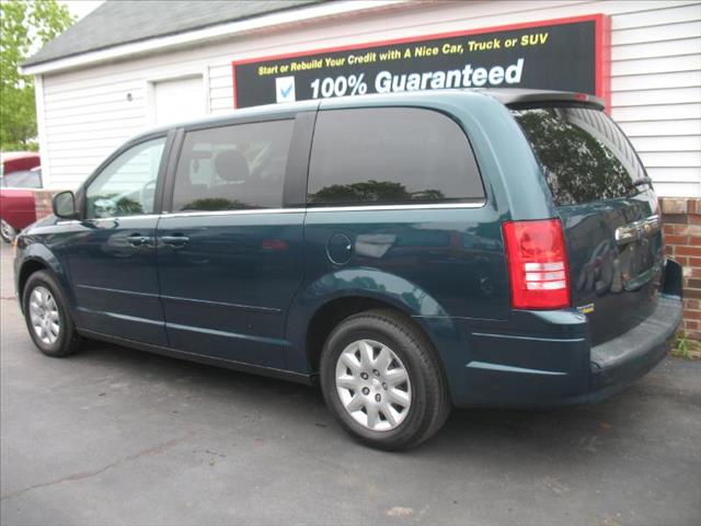 Chrysler Town and Country 2009 photo 18