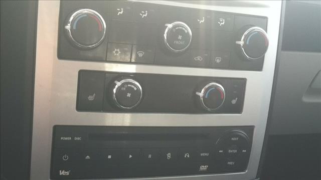 Chrysler Town and Country 2009 photo 4