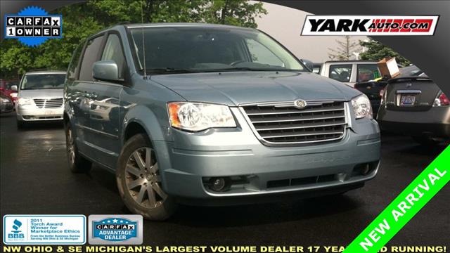 Chrysler Town and Country 2009 photo 6