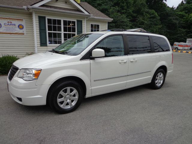 Chrysler Town and Country 2009 photo 1