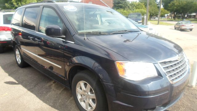 Chrysler Town and Country 2009 photo 4