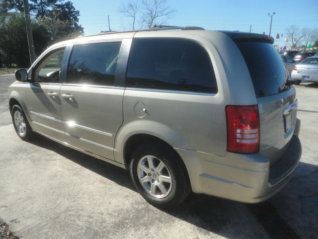 Chrysler Town and Country 2009 photo 4