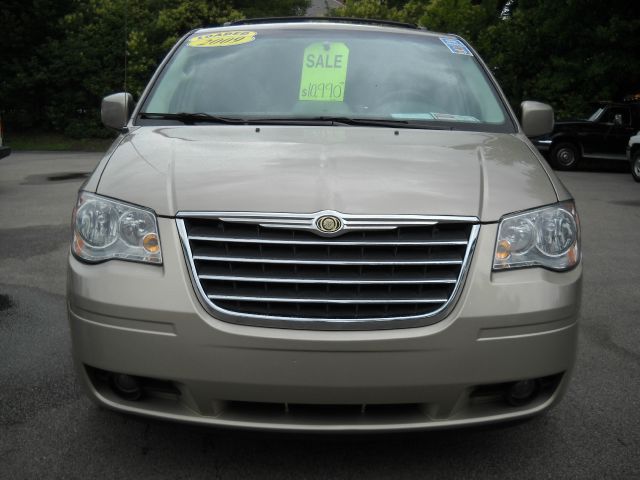 Chrysler Town and Country 3.5 MiniVan