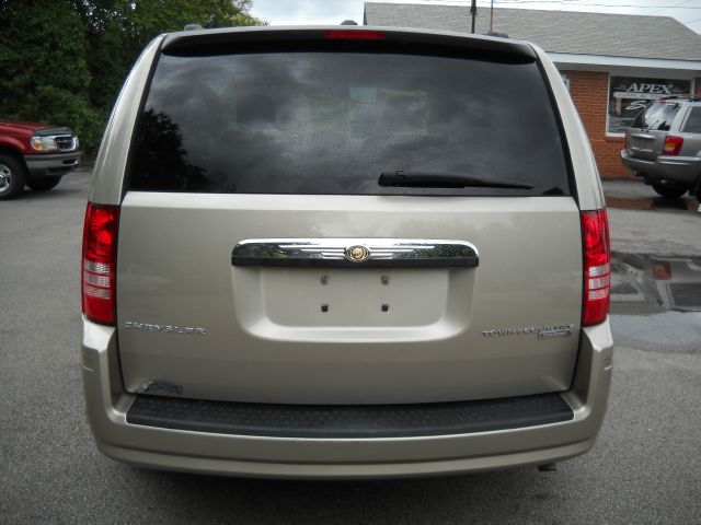 Chrysler Town and Country 2009 photo 1