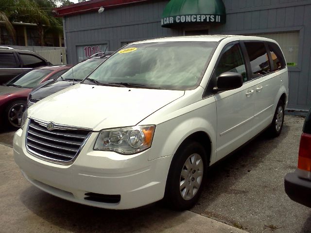 Chrysler Town and Country 2009 photo 3