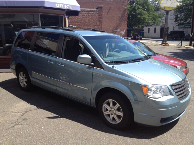 Chrysler Town and Country 2009 photo 4