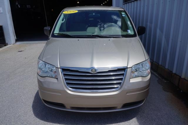 Chrysler Town and Country 2009 photo 16