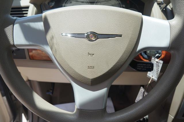 Chrysler Town and Country 2009 photo 6