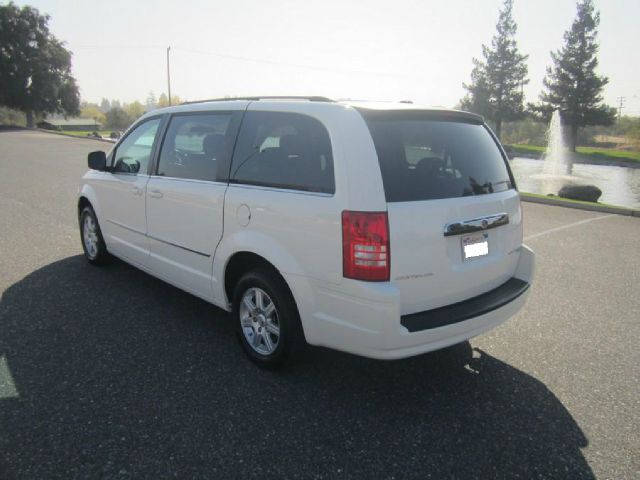 Chrysler Town and Country 3.5 MiniVan