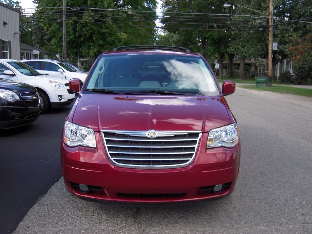 Chrysler Town and Country 2010 photo 4