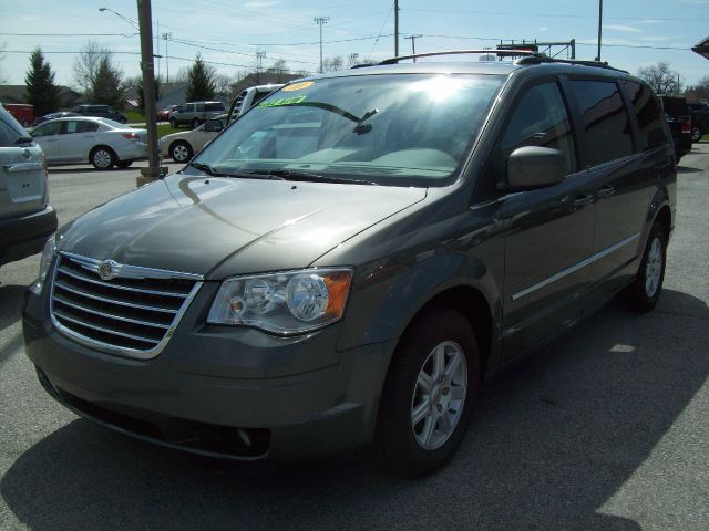 Chrysler Town and Country 2010 photo 7