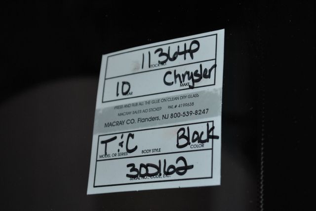 Chrysler Town and Country 2010 photo 12