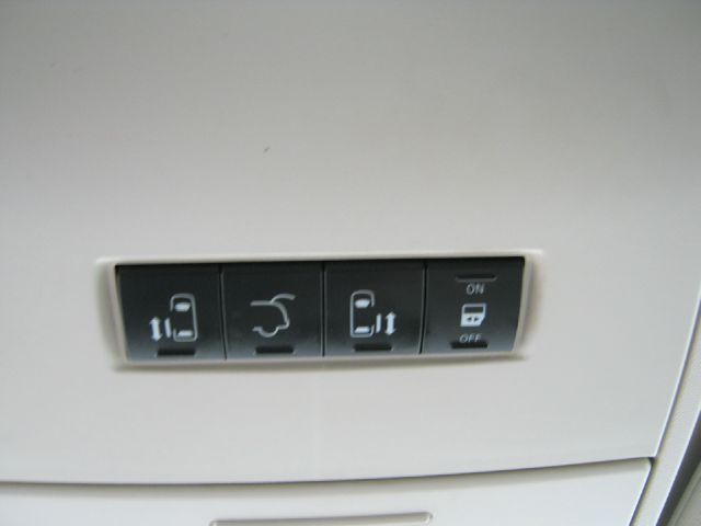 Chrysler Town and Country 2010 photo 10