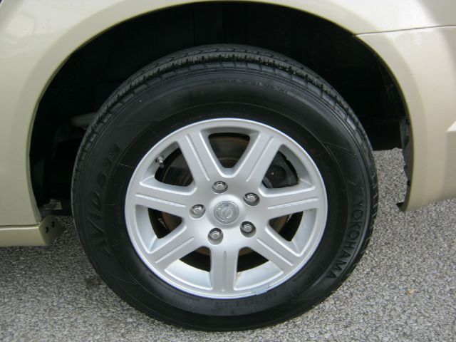 Chrysler Town and Country 2010 photo 3