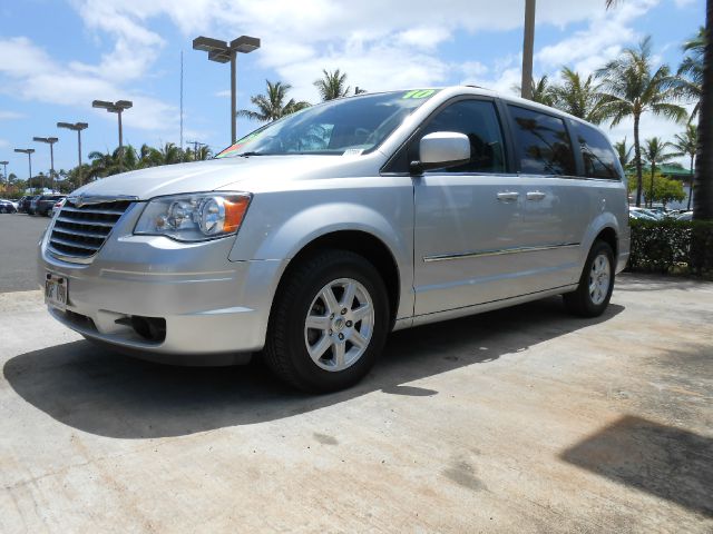 Chrysler Town and Country 2010 photo 12