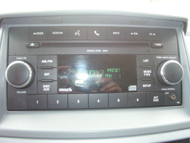 Chrysler Town and Country 2010 photo 19