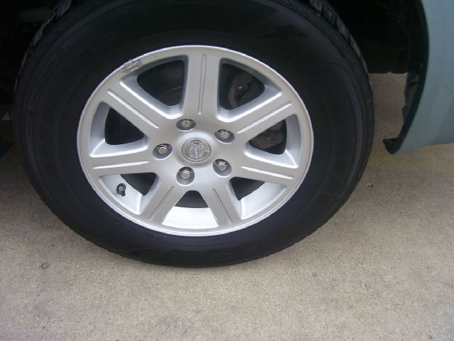Chrysler Town and Country 2010 photo 22