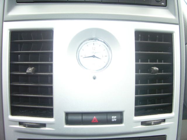 Chrysler Town and Country 2010 photo 7