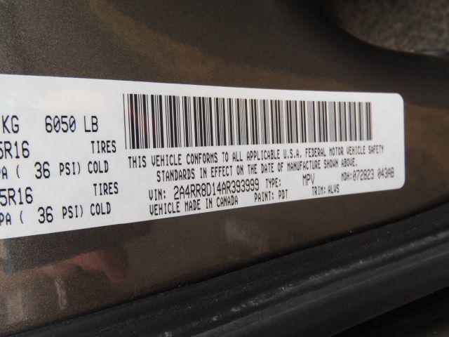 Chrysler Town and Country 2010 photo 1