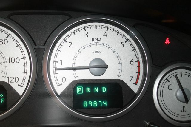 Chrysler Town and Country 2010 photo 11