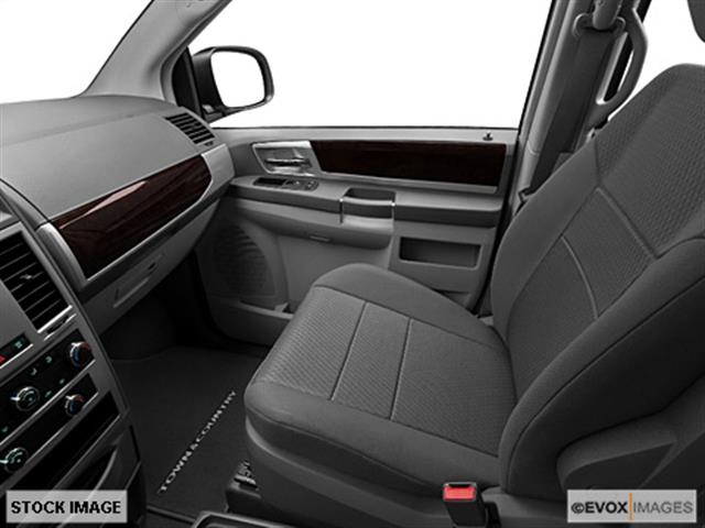 Chrysler Town and Country ST SLT SXT Power Wagon Lar MiniVan