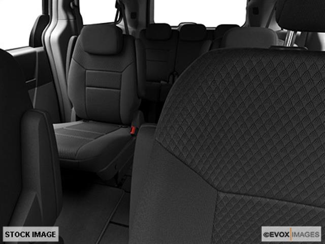 Chrysler Town and Country 2010 photo 3