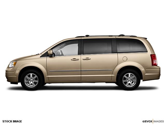 Chrysler Town and Country 2010 photo 5