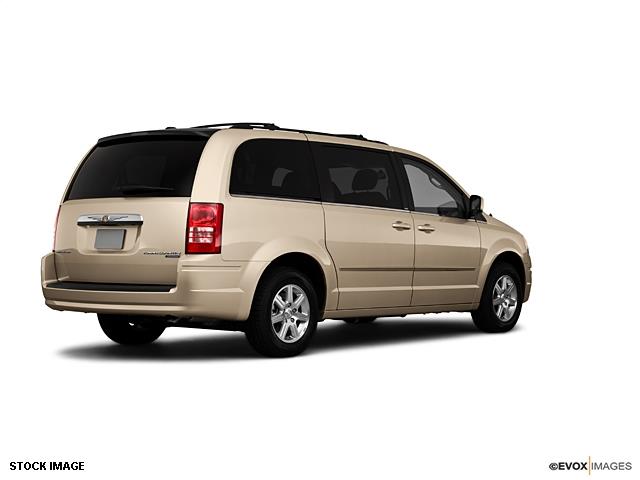 Chrysler Town and Country 2010 photo 6