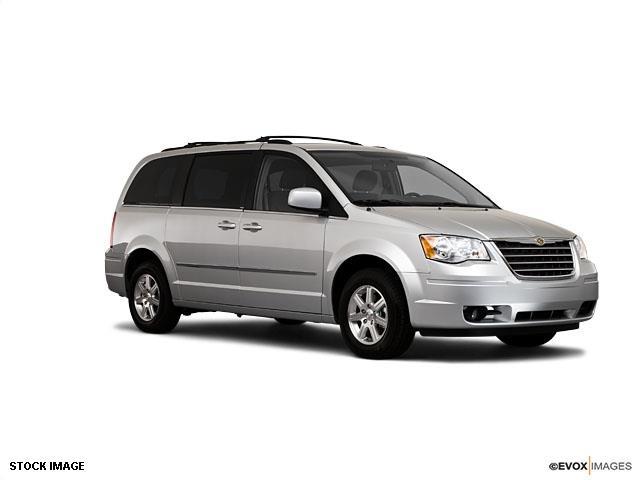 Chrysler Town and Country 2010 photo 4