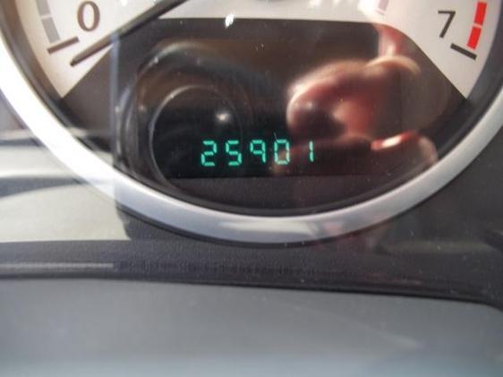 Chrysler Town and Country 2010 photo 11