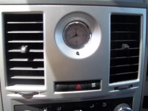 Chrysler Town and Country 2010 photo 14