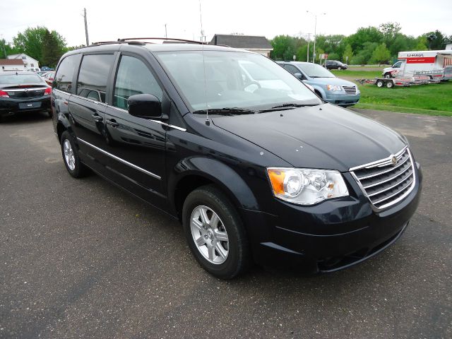 Chrysler Town and Country 2010 photo 19