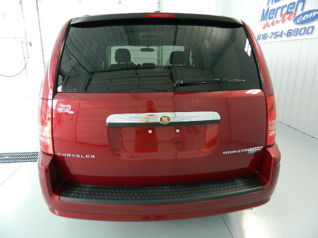 Chrysler Town and Country 3.5 MiniVan