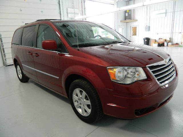 Chrysler Town and Country 2010 photo 1