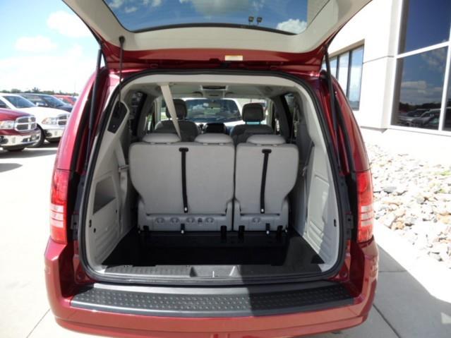 Chrysler Town and Country EX GAS Saverlooks Greathybrid Hatchback MiniVan