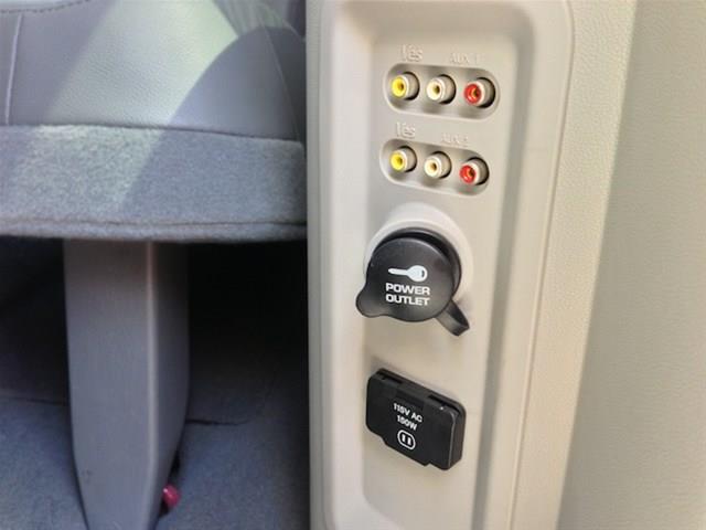 Chrysler Town and Country 3.5 MiniVan