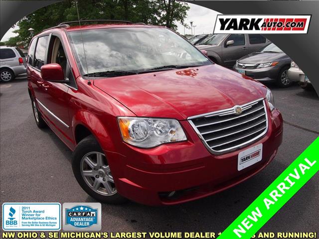 Chrysler Town and Country 2010 photo 10