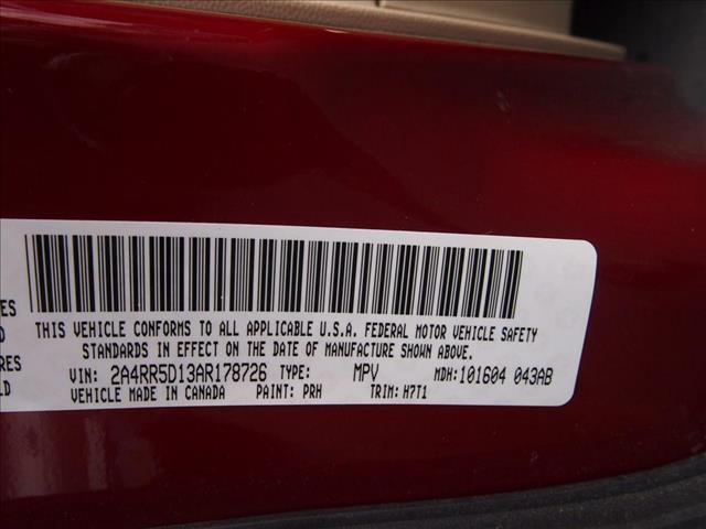 Chrysler Town and Country 2010 photo 4