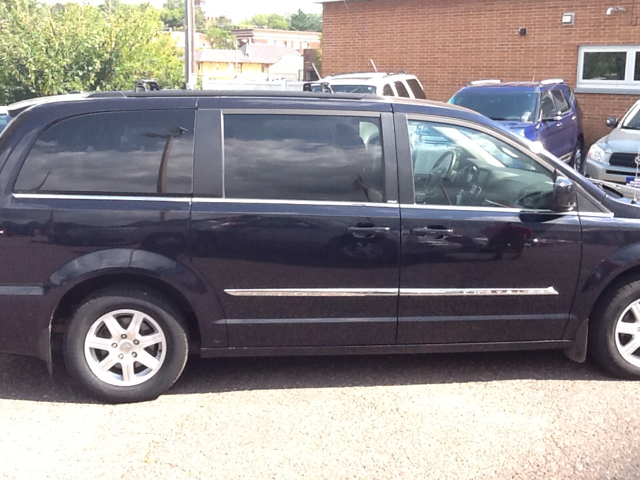 Chrysler Town and Country 3.5 MiniVan
