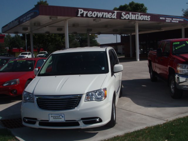 Chrysler Town and Country 3.5 MiniVan