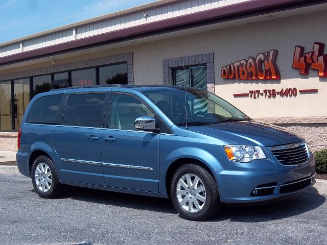 Chrysler Town and Country Limited NAV 4X4 MiniVan