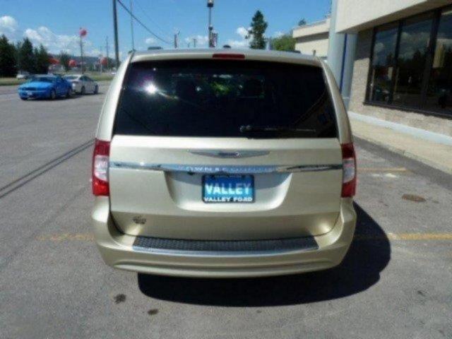 Chrysler Town and Country 3.5 MiniVan
