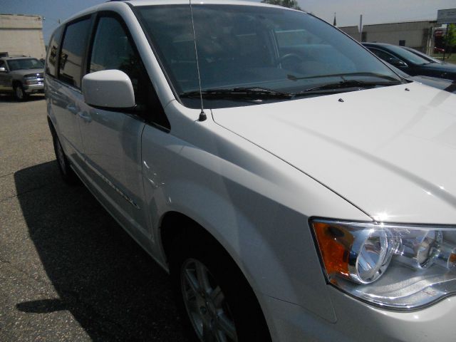 Chrysler Town and Country 3.5 MiniVan